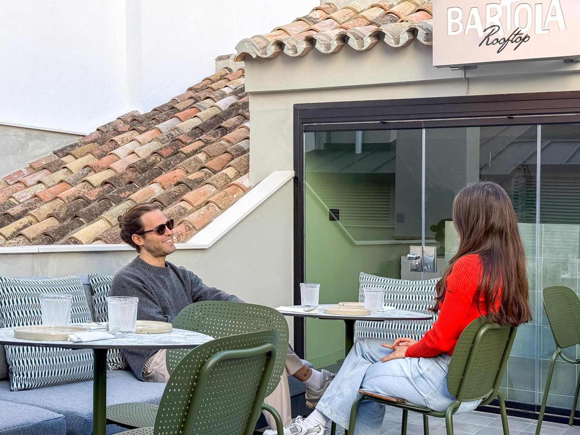 Coeo Hernan Ruiz Rooftop Pool Hostel Malaga Bagian luar foto